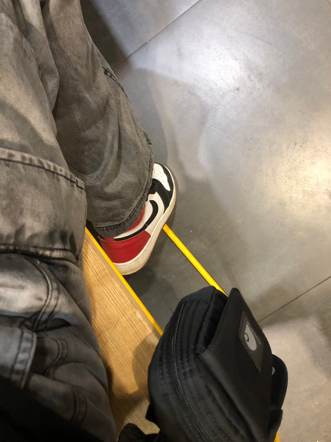 칼하트 WIP 리플렉티브 나일론 스몰백 상품이미지3