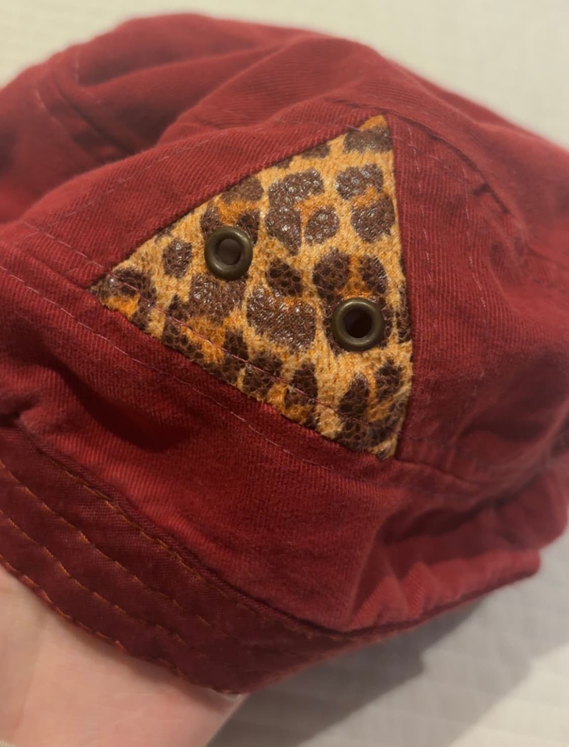 갸루 y2k 레드 레오파드 헌팅캡 상품이미지3