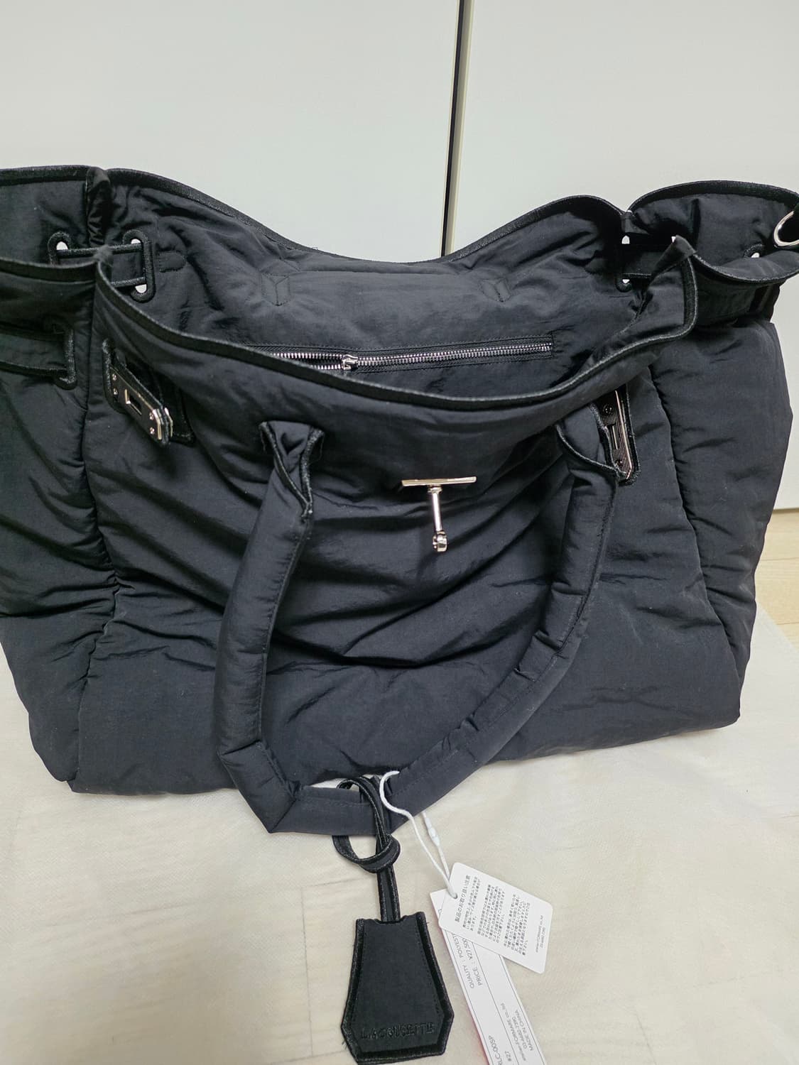 정품 라쿠제토 패딩백 상품이미지3