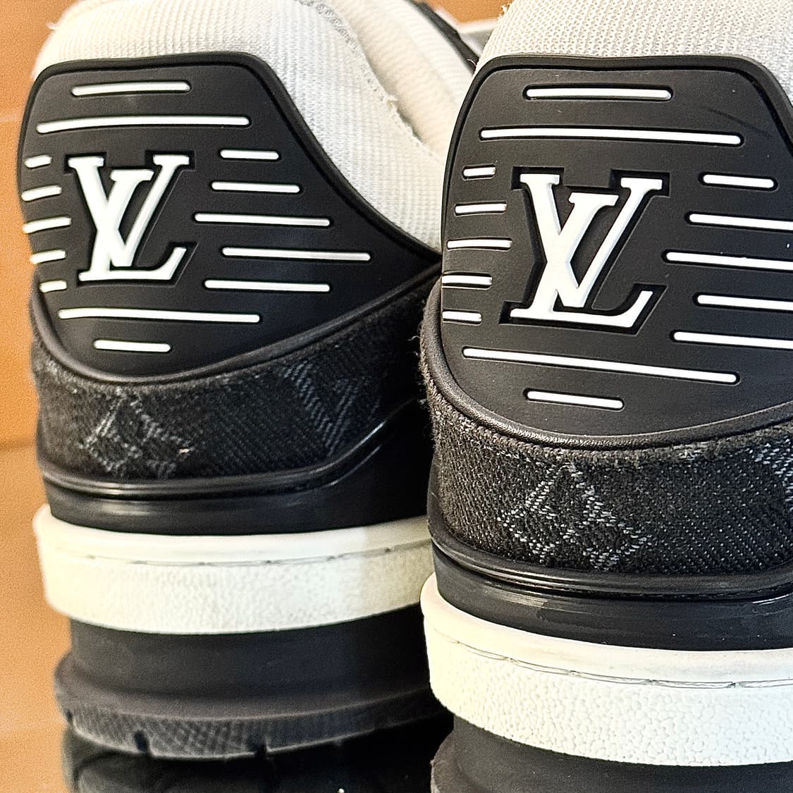 (7.5) 루이비통 LV 트레이너 스니커즈 모노그램 데님 범고래 상품이미지5