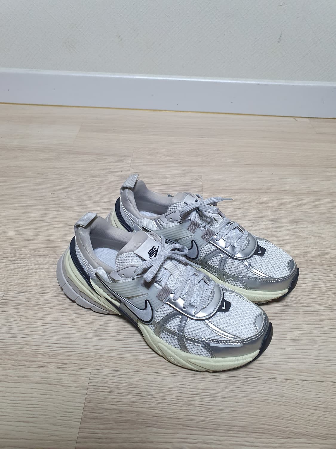 나이키 v2k 런 운동화 235 상품이미지2