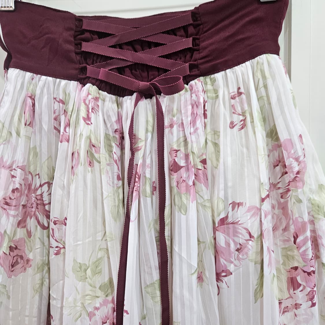 엑시즈팜(axes femme) 앤틱 쉐비 와인핑크 로즈 레이스 스커트 상품이미지4