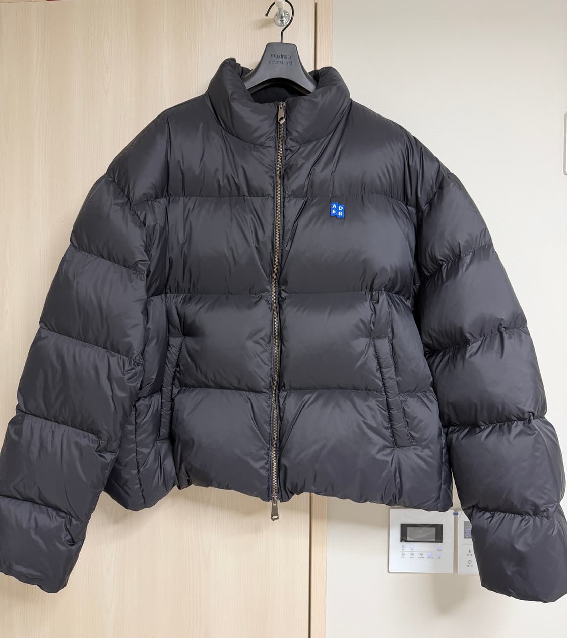 아더에러 시그니피컨트 푸퍼자켓 상품이미지1