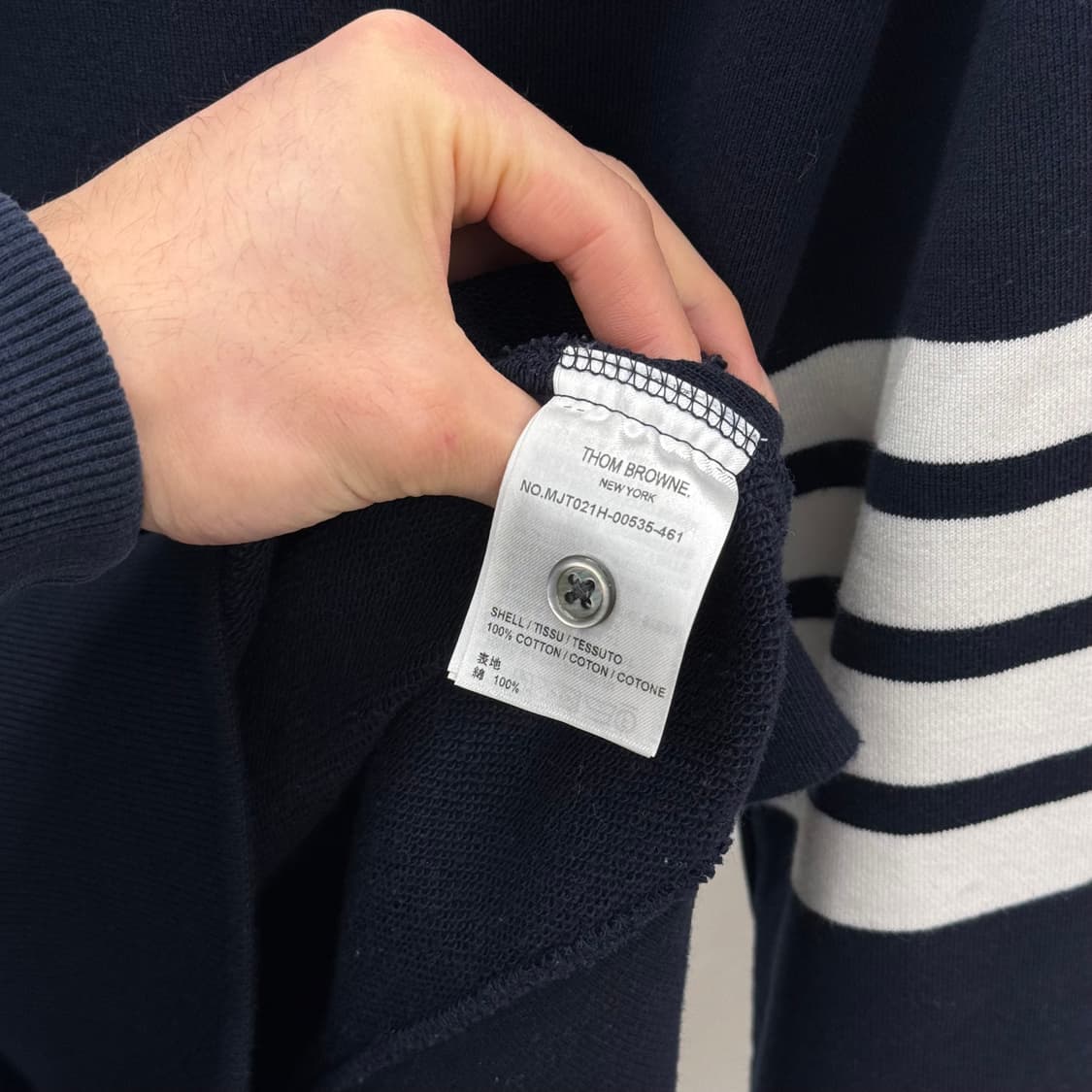 [3] 톰브라운 사선완장 맨투맨 네이비 상품이미지5