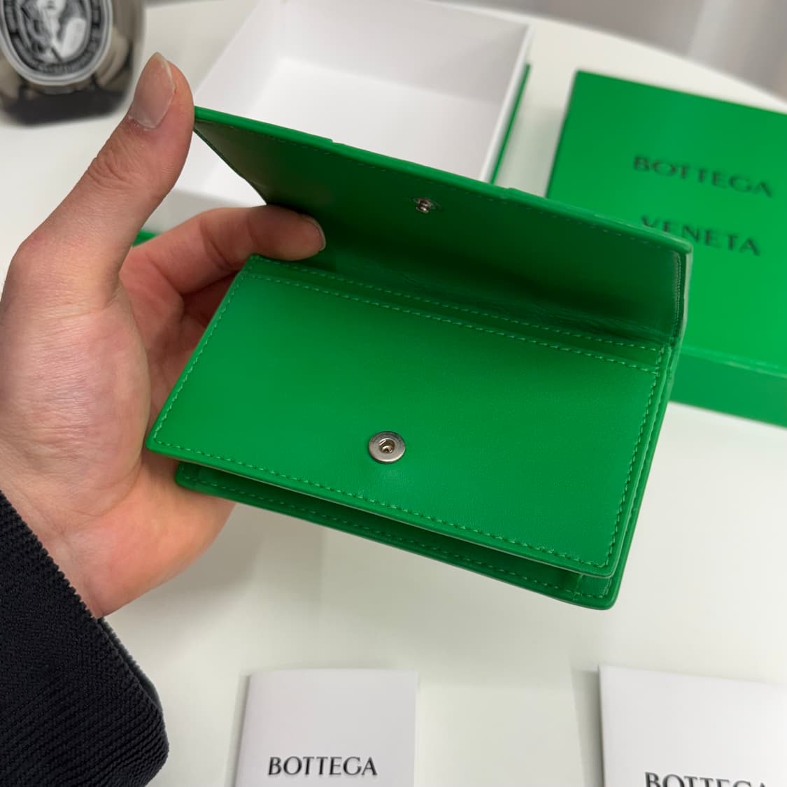 [풀박스] 보테가베네타 플랩 카드지갑 그린 상품이미지6