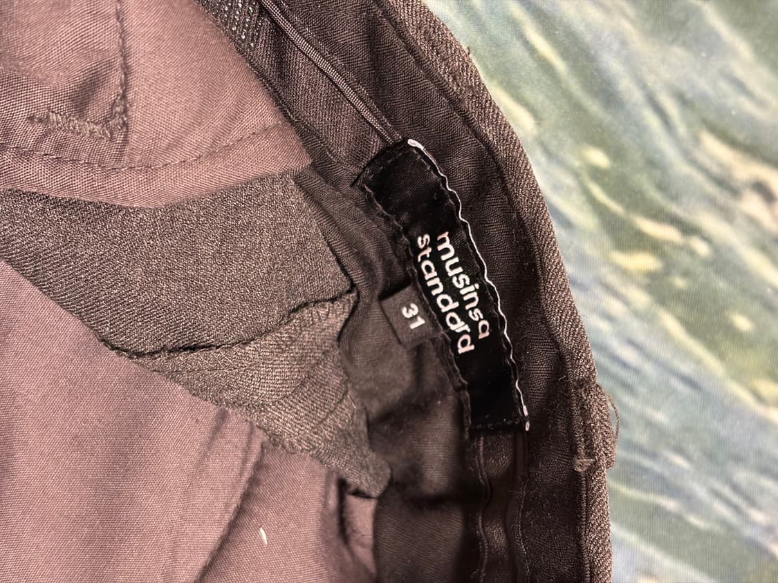 무신사 스탠다드 테이퍼드 히든 밴딩 크롭 슬랙스 [미디엄 그레이] 상품이미지3