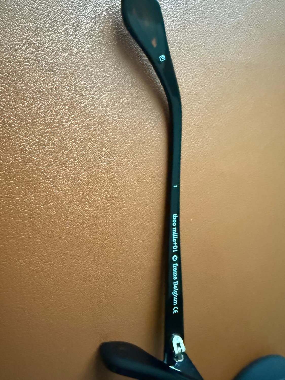 Theo 테오 mille 01 블랙 팝니다 상품이미지3