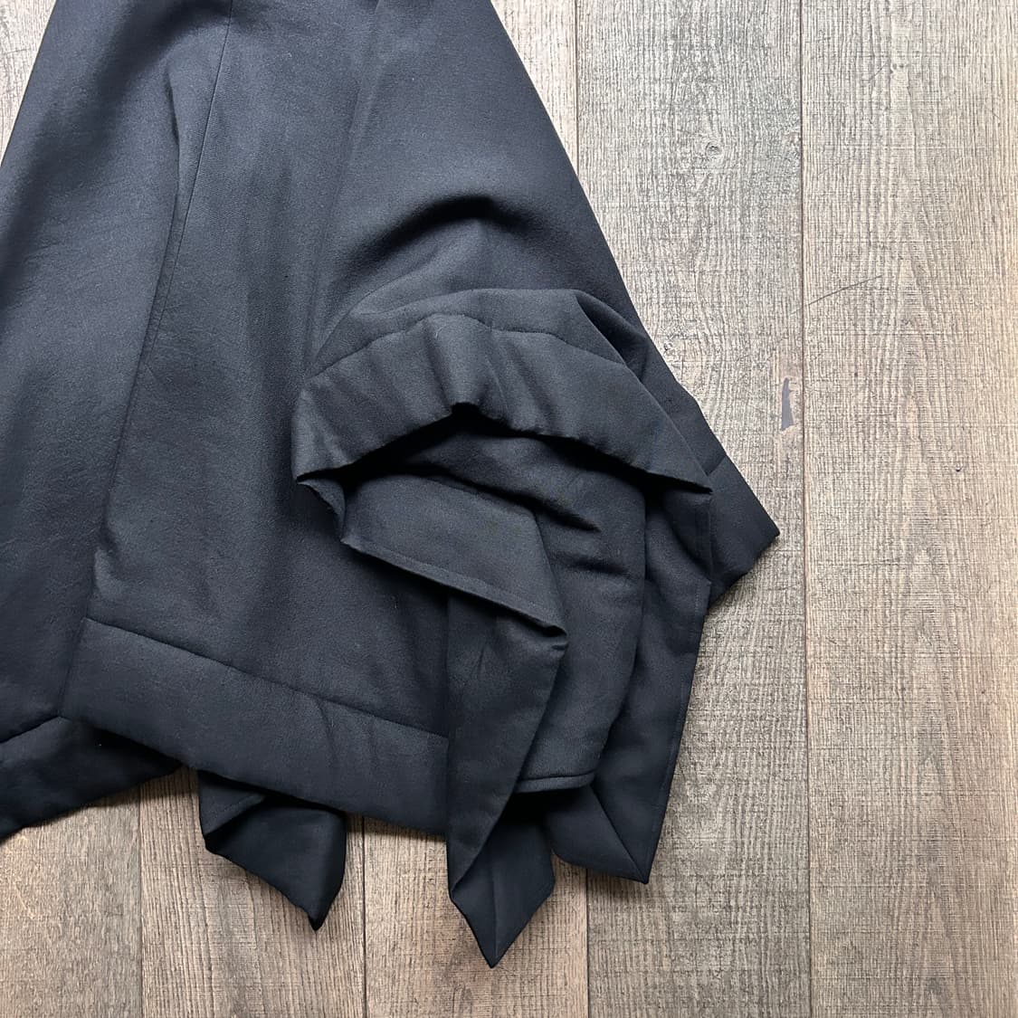 Obscured Padded Volume Skirt 상품이미지4