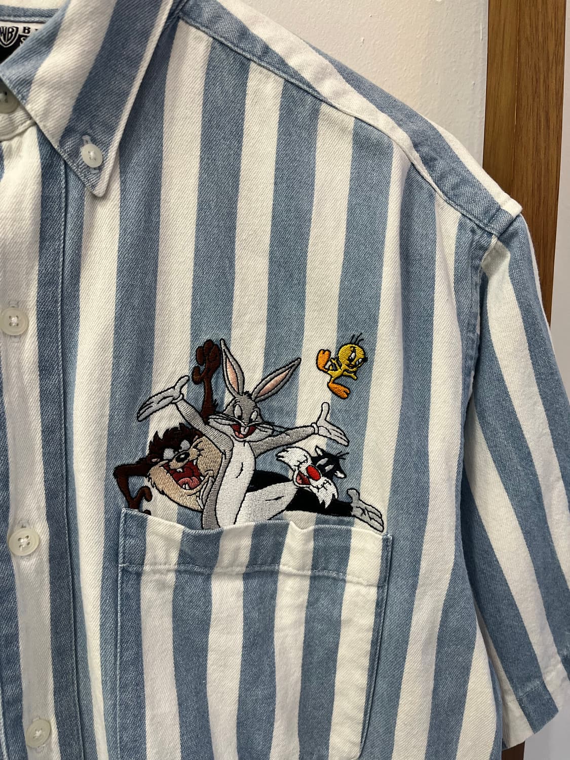 [90s 정품] 워너브라더스 루니툰즈 캐릭터 자수 스트라이프 셔츠 상품이미지3
