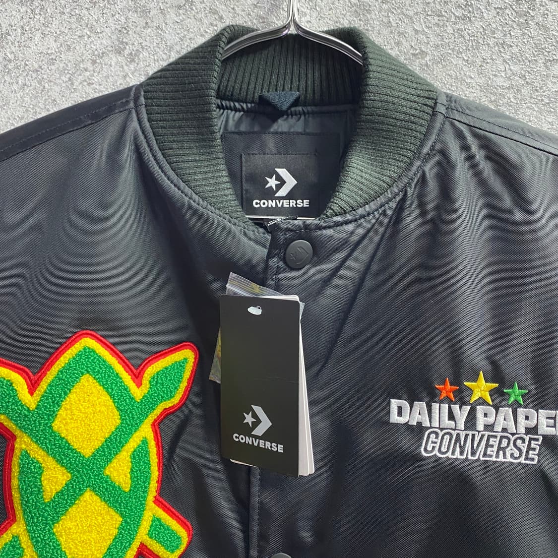 컨버스 x 데일리 페이퍼 스타디움 재킷 B4326 상품이미지3