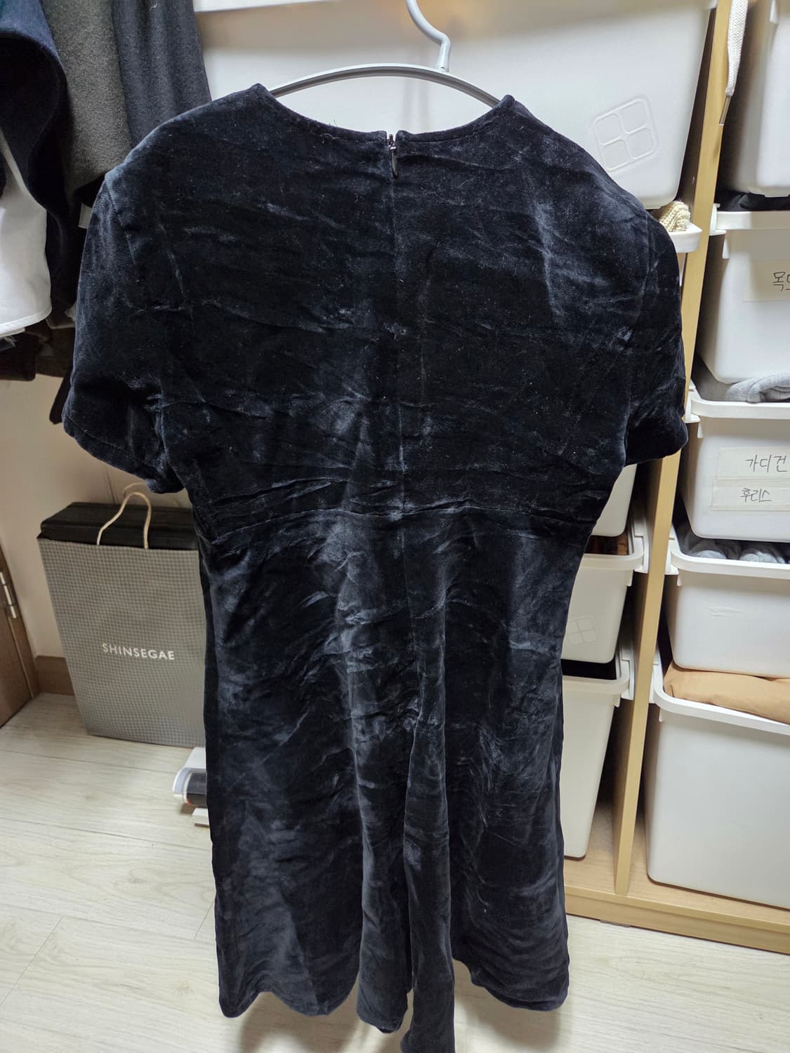 아르마니 진스 블랙 벨벳 원피스 xs사이즈 상품이미지2