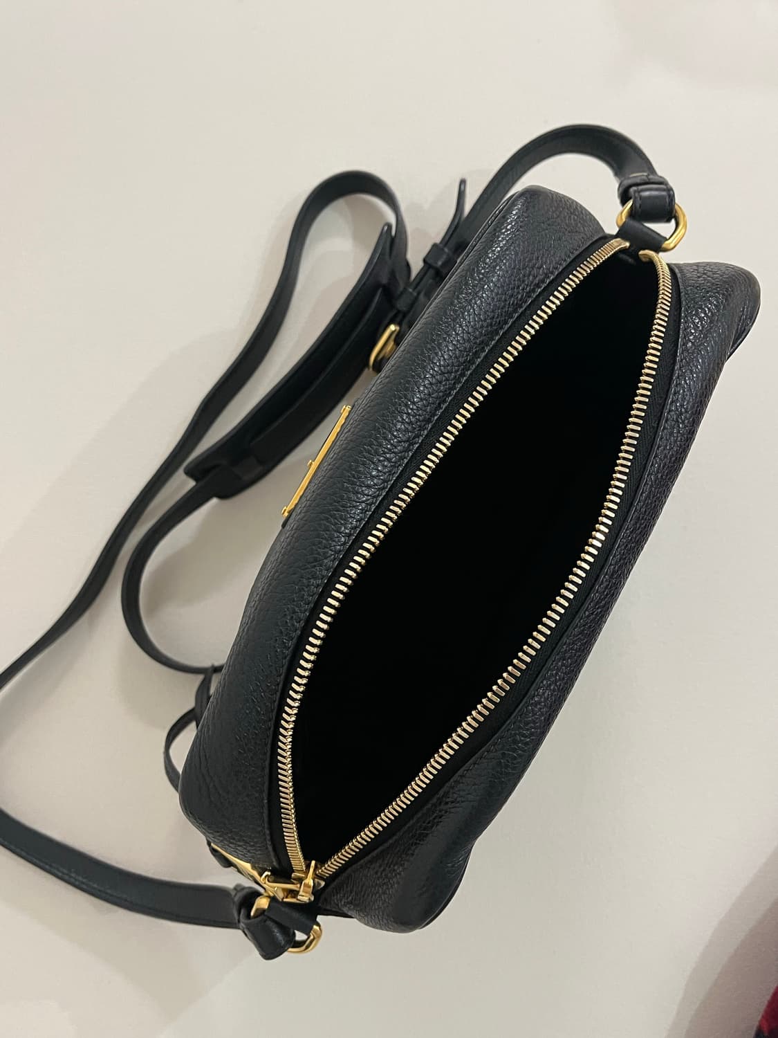 프라다 레더백 상품이미지3