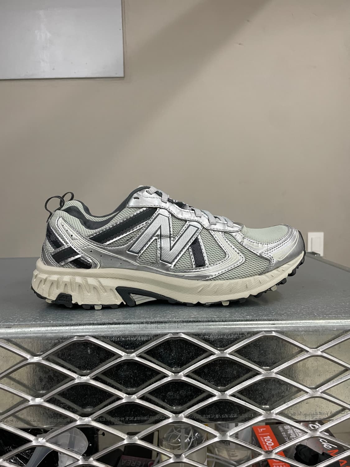 뉴발란스 410v5 실버 275 상품이미지4