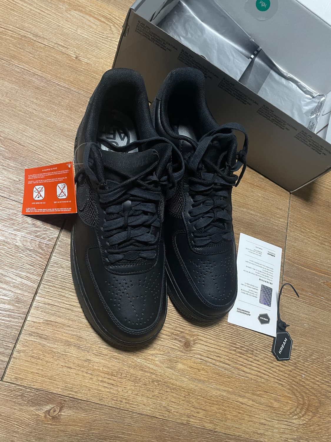 나이키 x 슬램잼 에어포스 1 로우 SP 블랙 앤 오프 느와르 상품이미지2