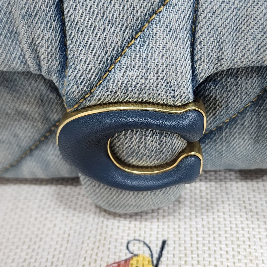 코치 데님 태비 20 숄더백 새제품 오염있음 상품이미지4