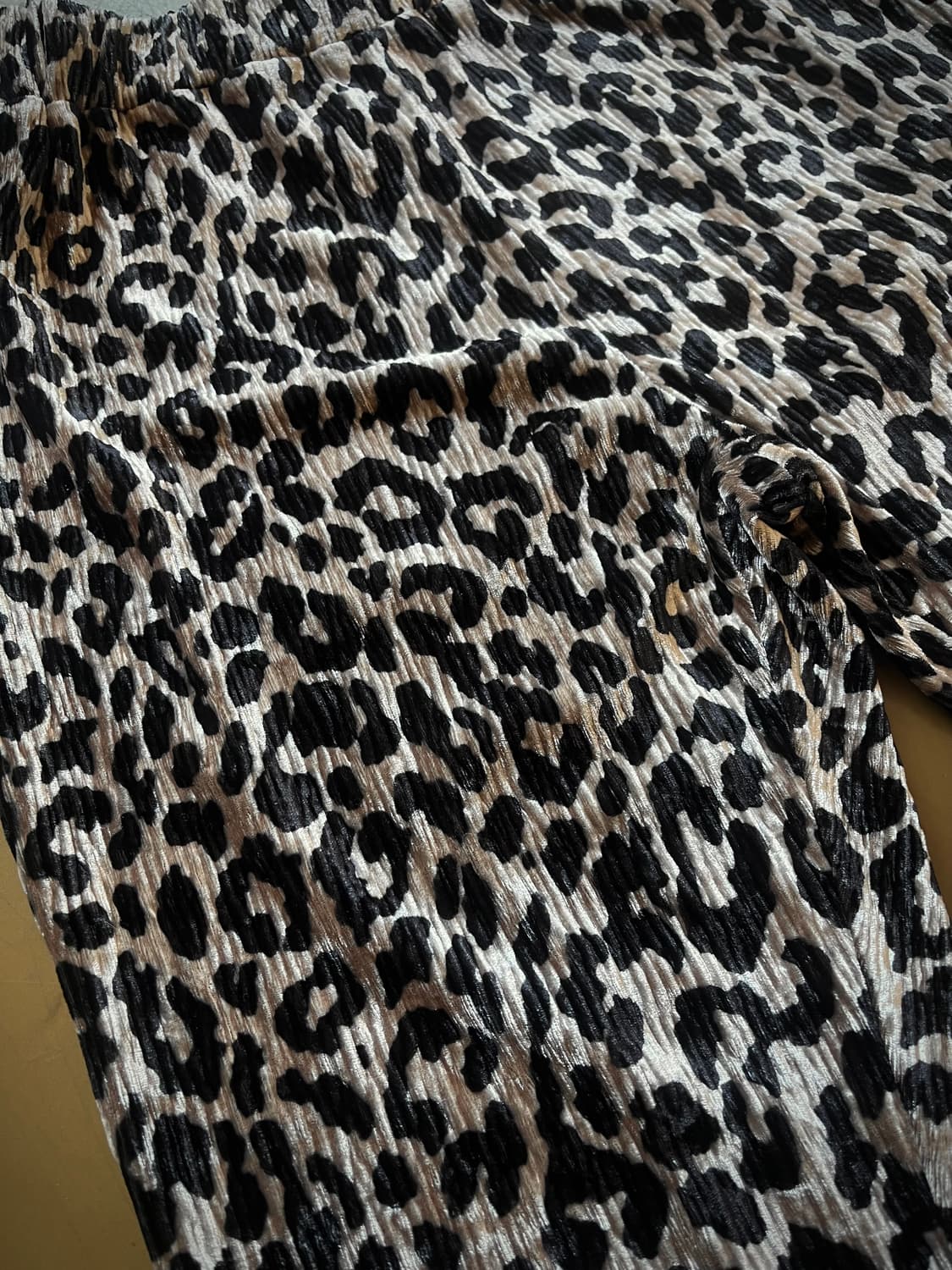GYDA Leopard Pleats Velour Flare Pants 상품이미지6