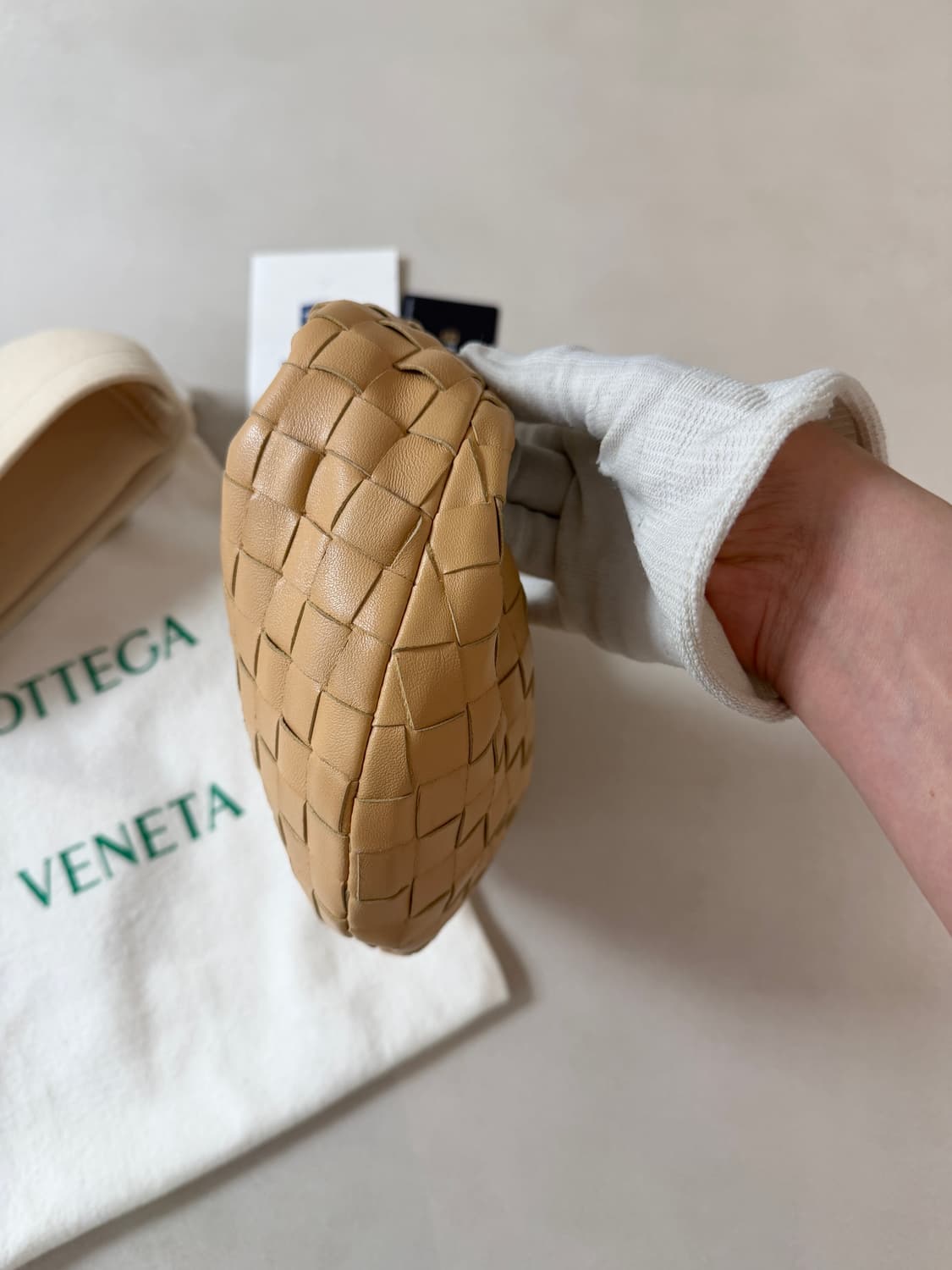 정품 보테가 베네타 조디백 미니 아몬드 상품이미지6