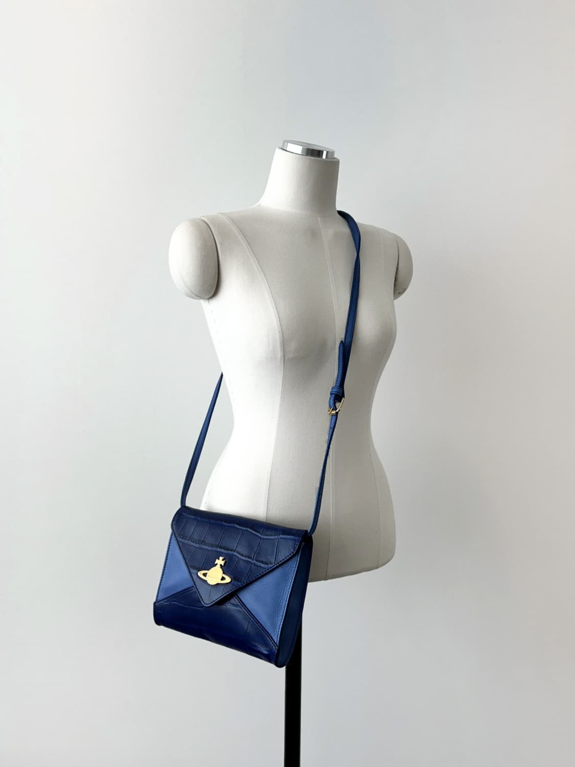 비비안웨스트우드 ORB 미니 크로스백 상품이미지2