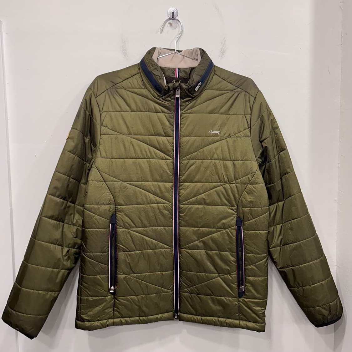 루이까스텔 골프웨어 사선 퀼팅 경량패딩 상품이미지2