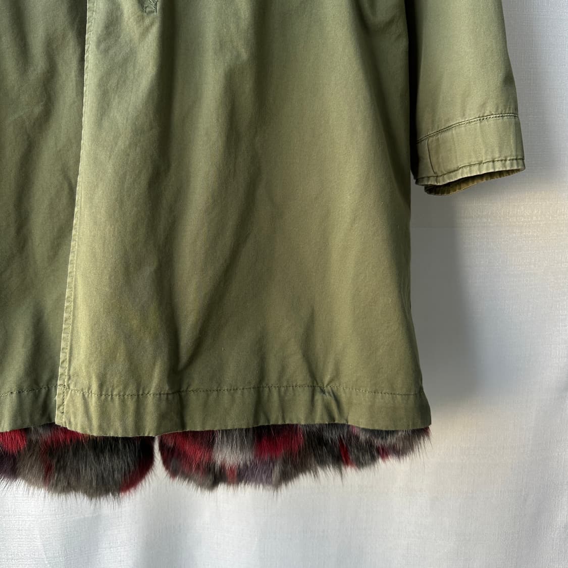 미스터앤미세스 이태리 라쿤 퍼 야상 카키 레드 상품이미지4