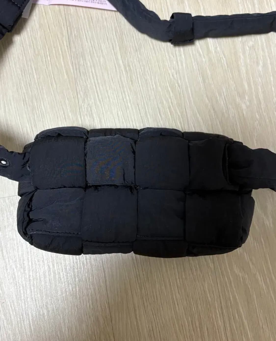 보테가 베네타 패딩 카세트 벨트백 상품이미지4