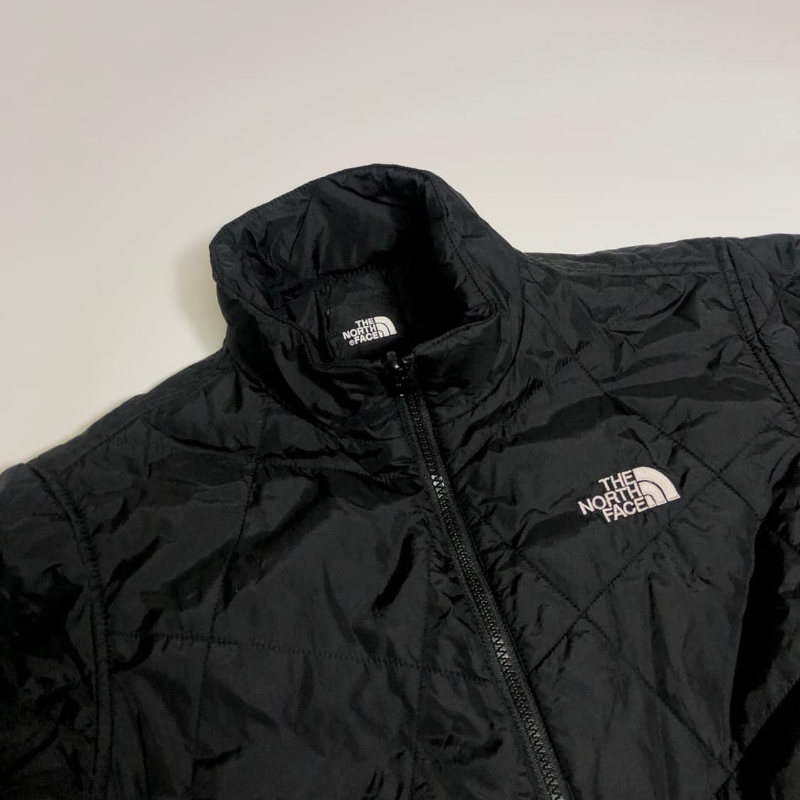 노스페이스 경량패딩 우먼M 상품이미지3