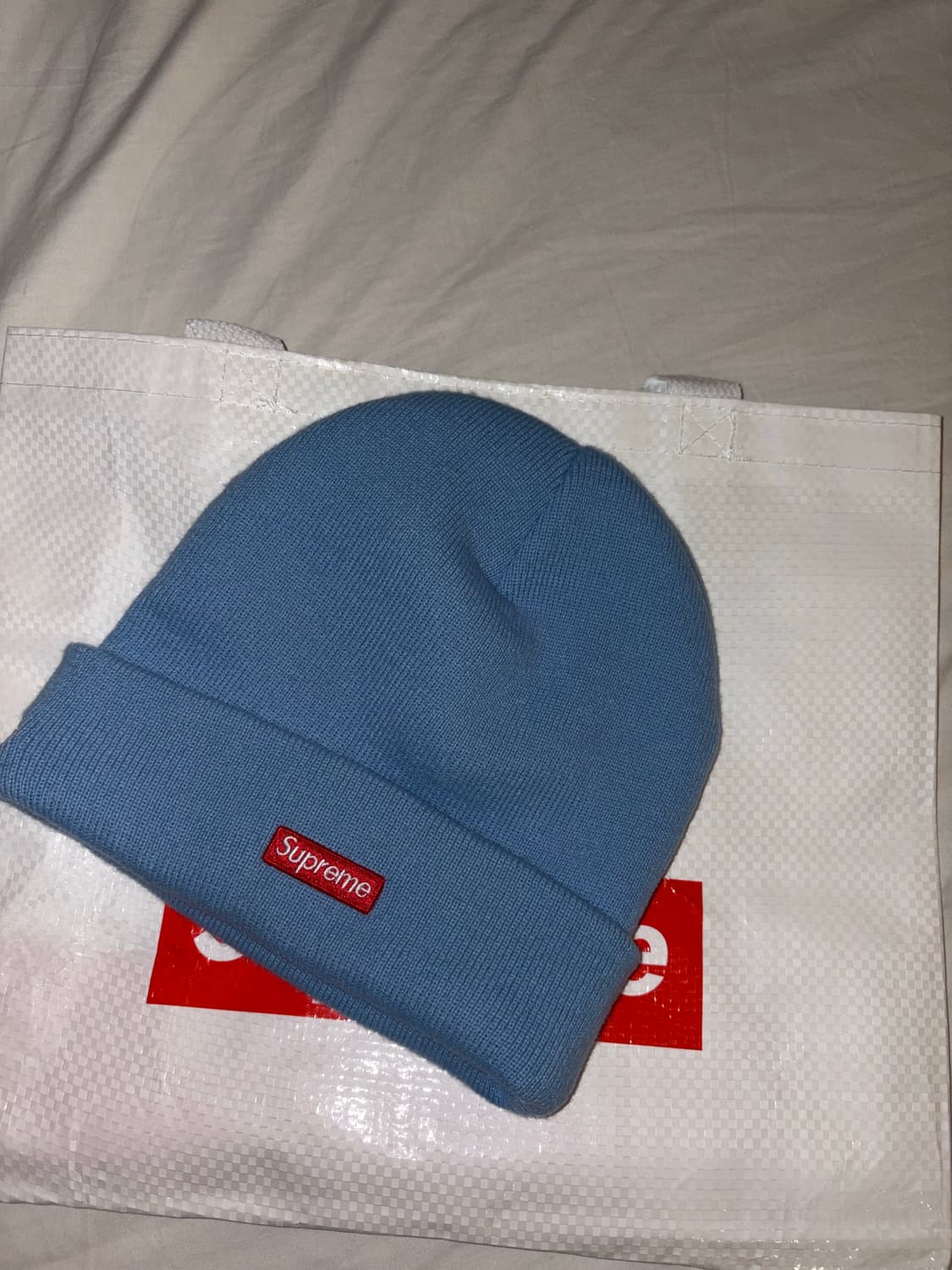 슈프림 x 뉴에라 올드 잉글리쉬 비니 라이트 블루 25FW 상품이미지5