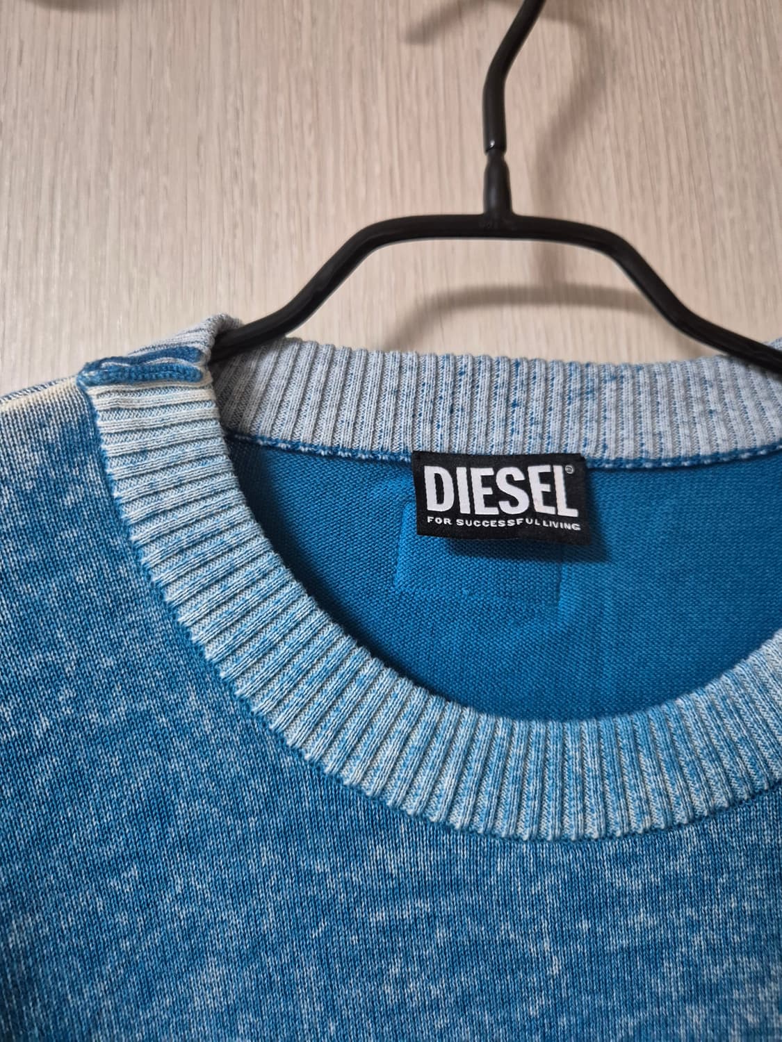 (정품) 디젤 블루 크롭 니트 새상품 22년 S 상품이미지5