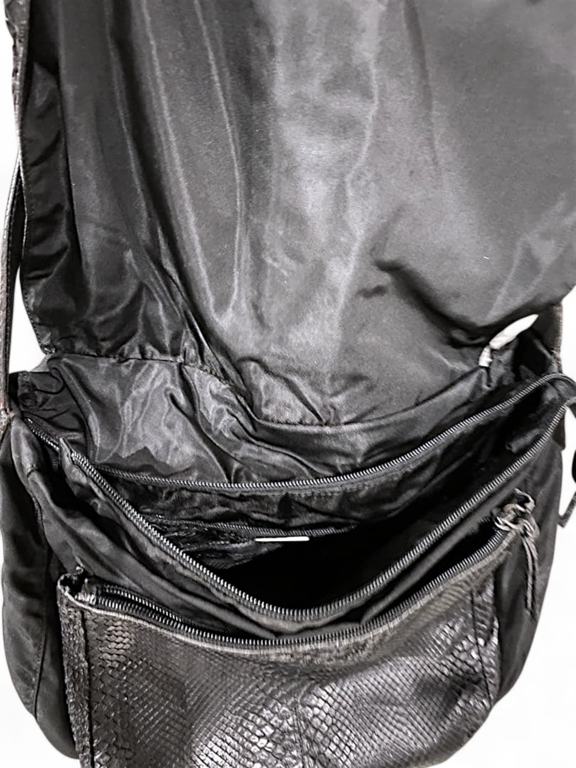 프라다 파이톤 레더 숄더백 상품이미지5