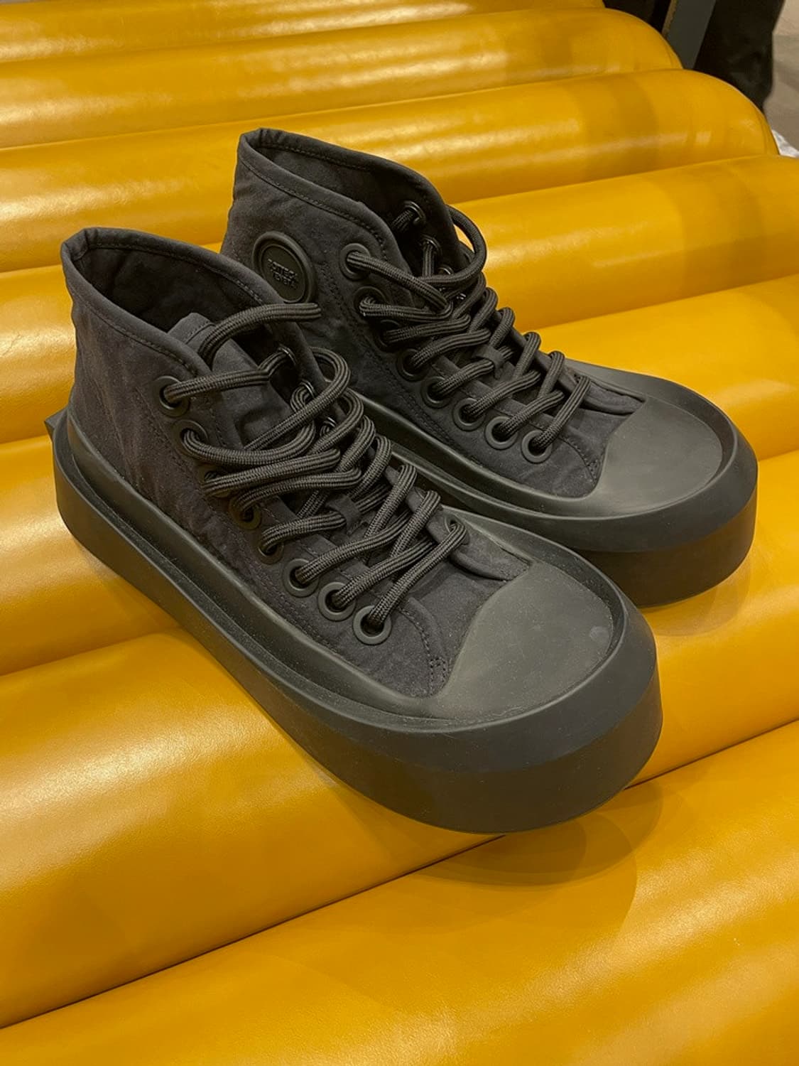 보테가 베네타 점보 스니커즈 블랙 상품이미지1