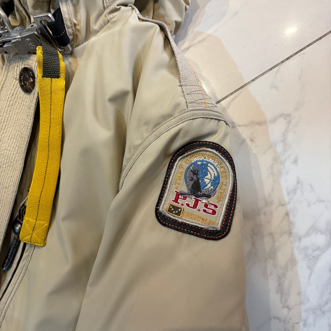 파라점퍼스 코디악 베이지 패딩 상품이미지4