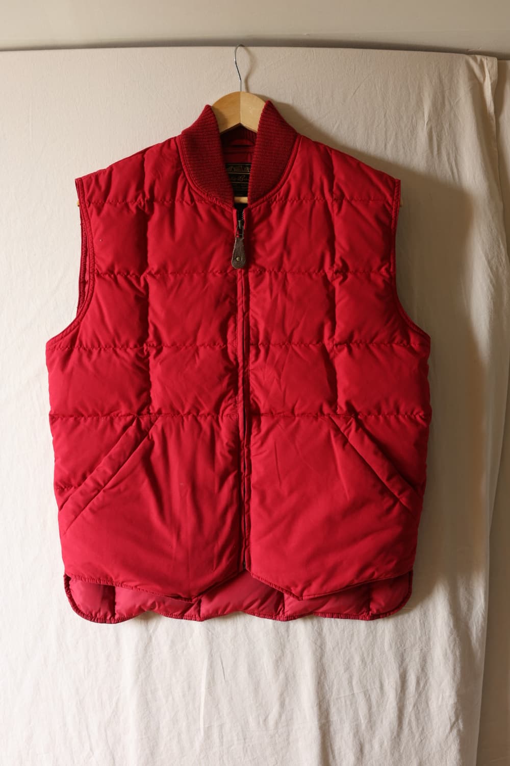 에디바우어 90s 구스다운 베스트 레드 

 상품이미지1