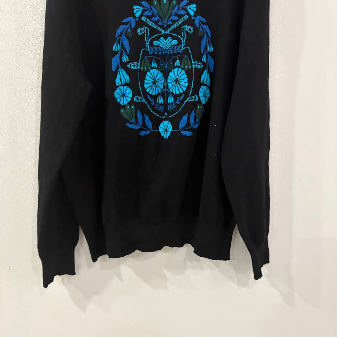 안나수이 블랙 자수 니트 스웨터 105 상품이미지2