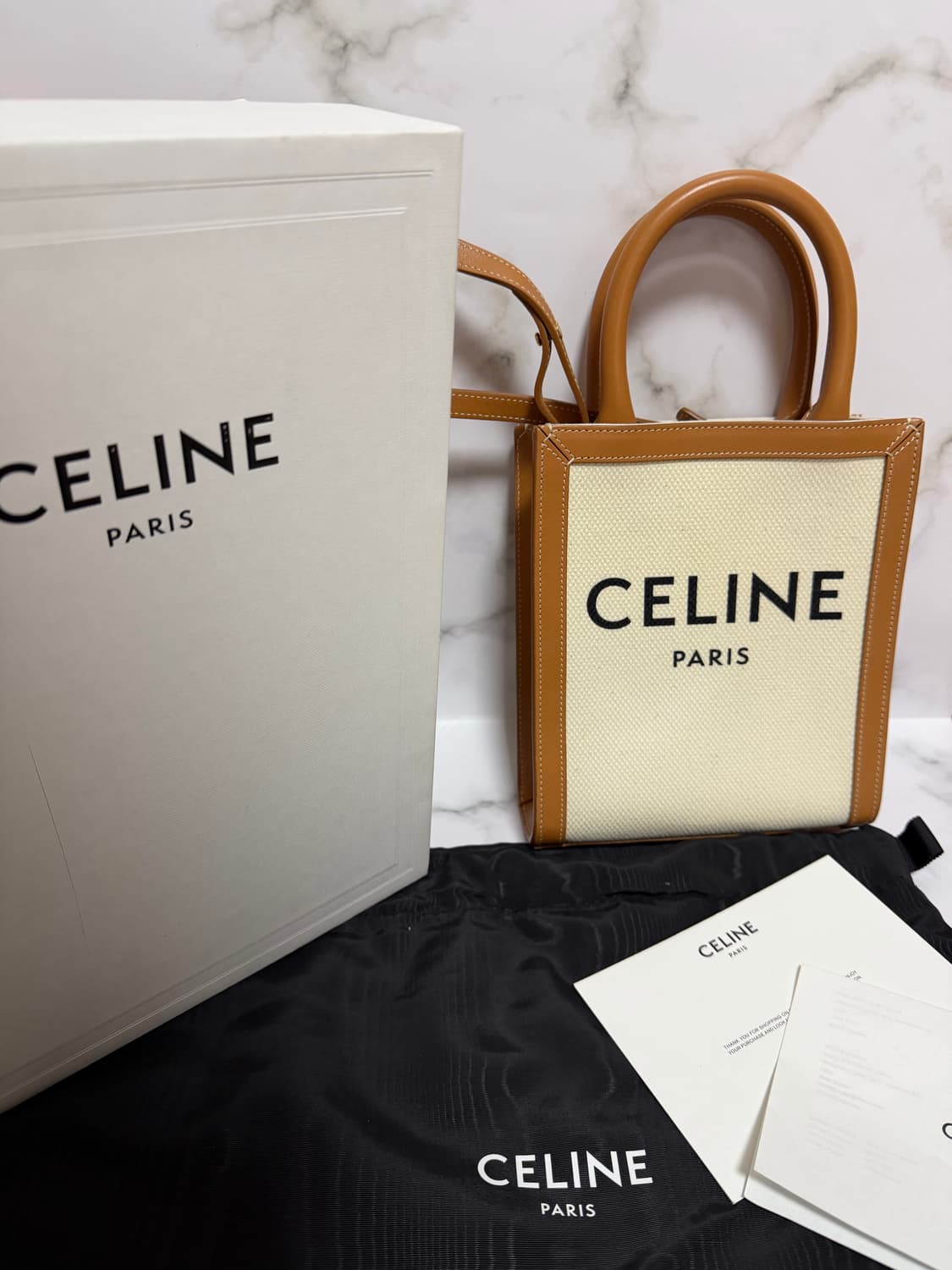 셀린느 미니 버티컬 카바스백 상품이미지1