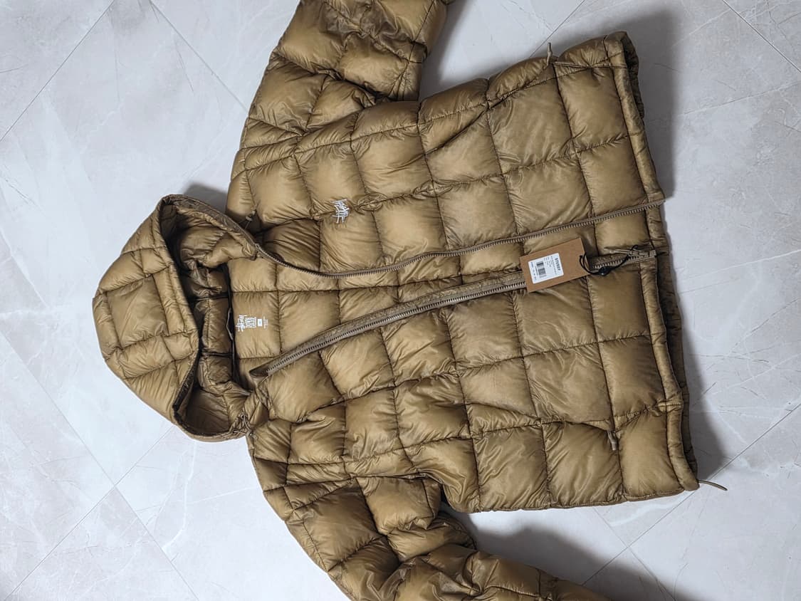 스투시 미드웨이트 후드 푸퍼 카키 XL 새상품 상품이미지1