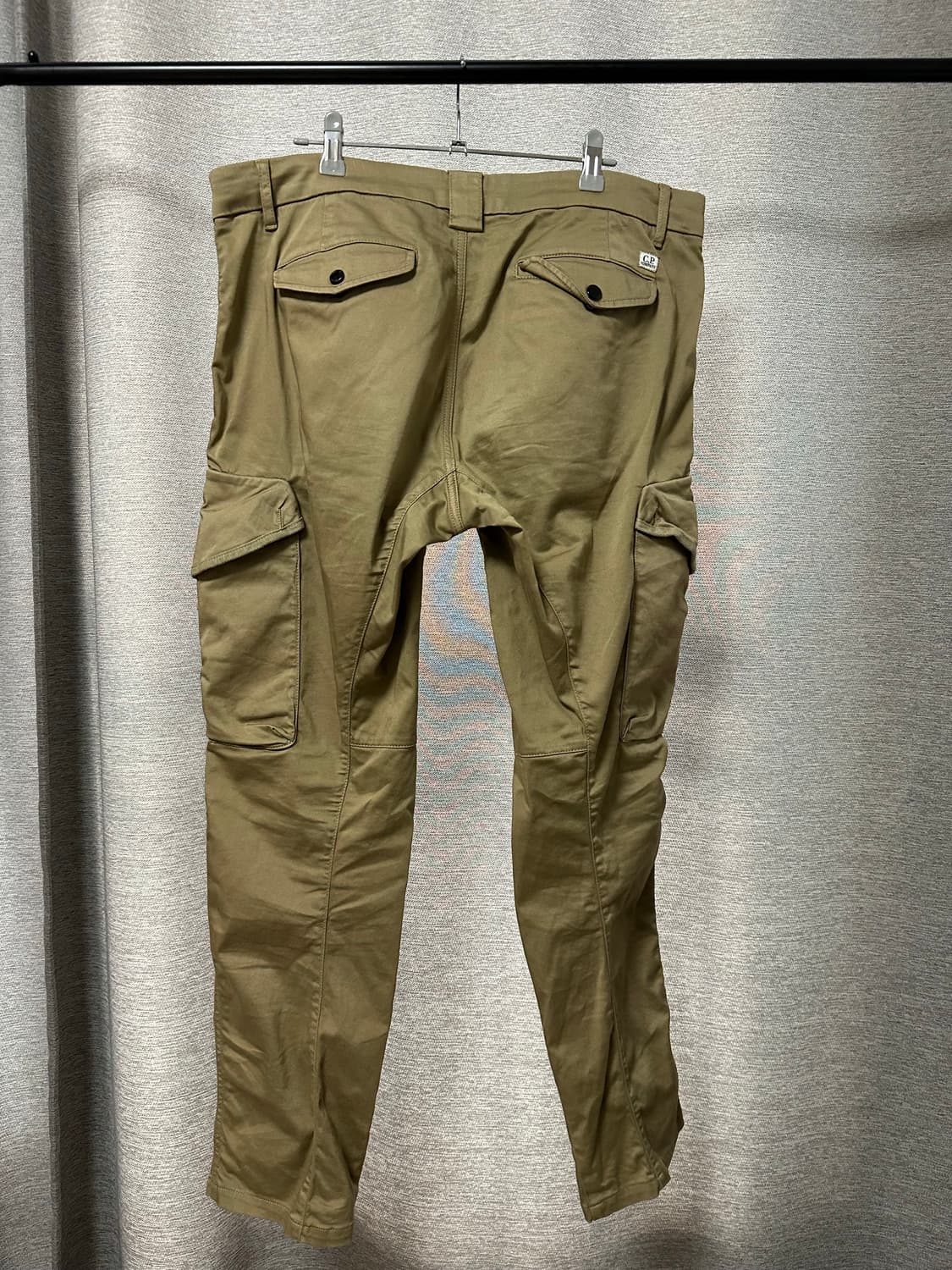 CP컴퍼니 렌즈와펜 카고 팬츠 카키 (55/33)  상품이미지2