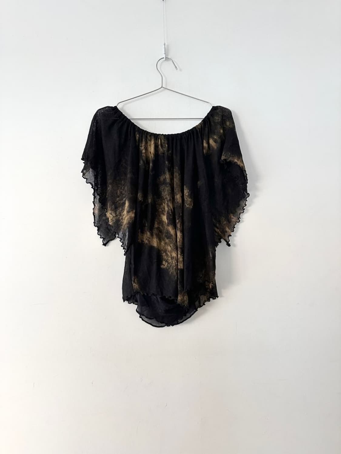 Water ink sheer off-shoulder top 상품이미지3
