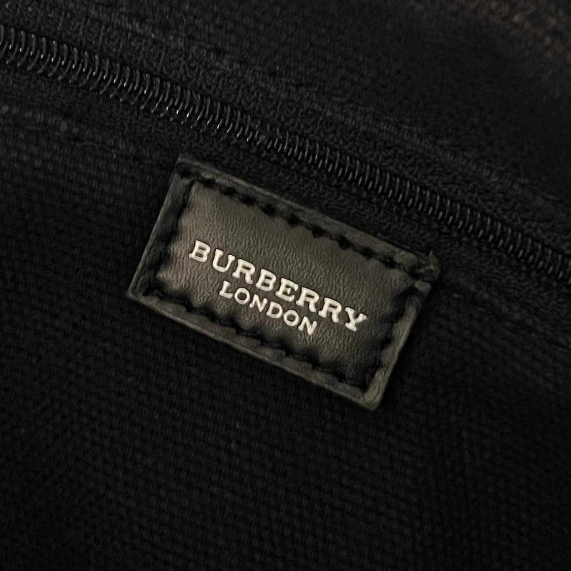 Burberry Baguette Shoulder Bag 상품이미지9