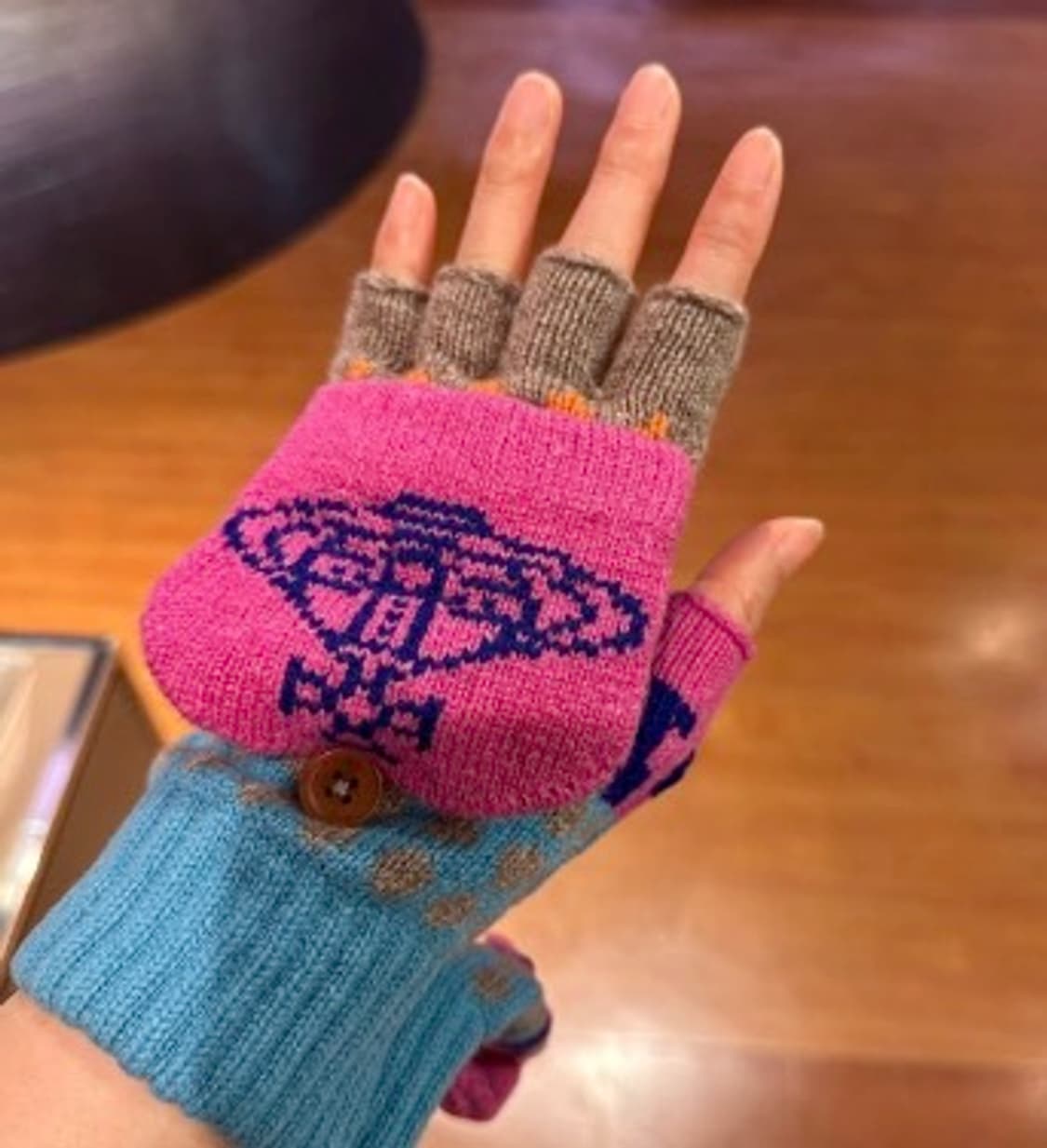 비비안웨스트우드 장갑 미니포켓 오픈핑거 글러브 상품이미지1