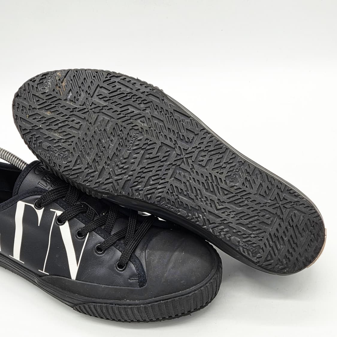  발렌티노 레더 로우탑 스니커즈 블랙 (43)   상품이미지3