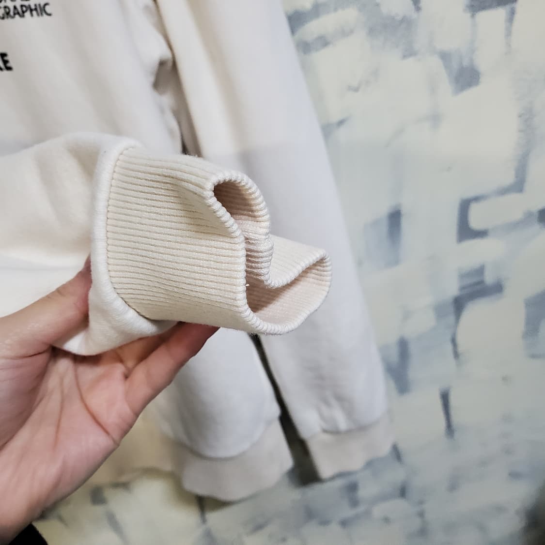 내셔널지오그래픽 흰색 고래 맨투맨  상품이미지3