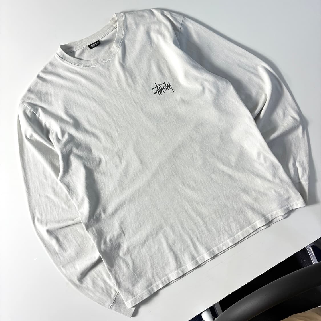 Stussy  스투시 베이직 로고 화이트 롱슬리브 티셔츠  상품이미지3