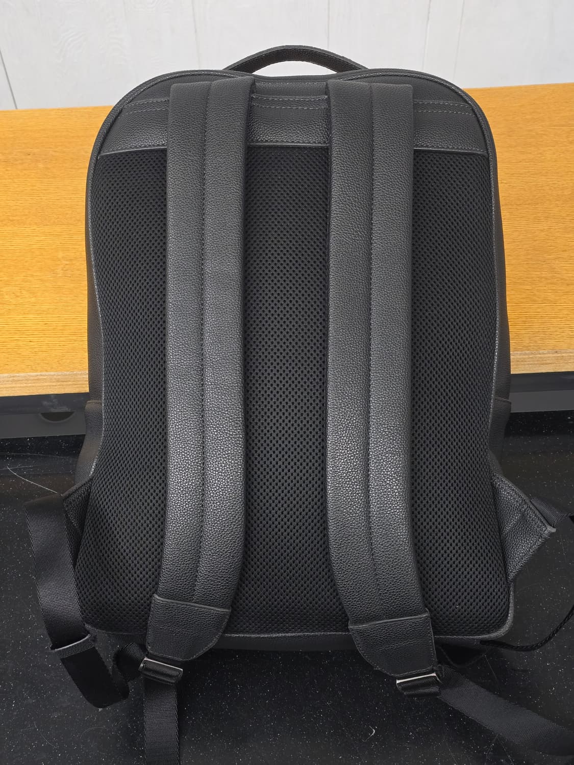 Hazzys 헤지스 ACC Kevin가죽 클래식 백팩 상품이미지4