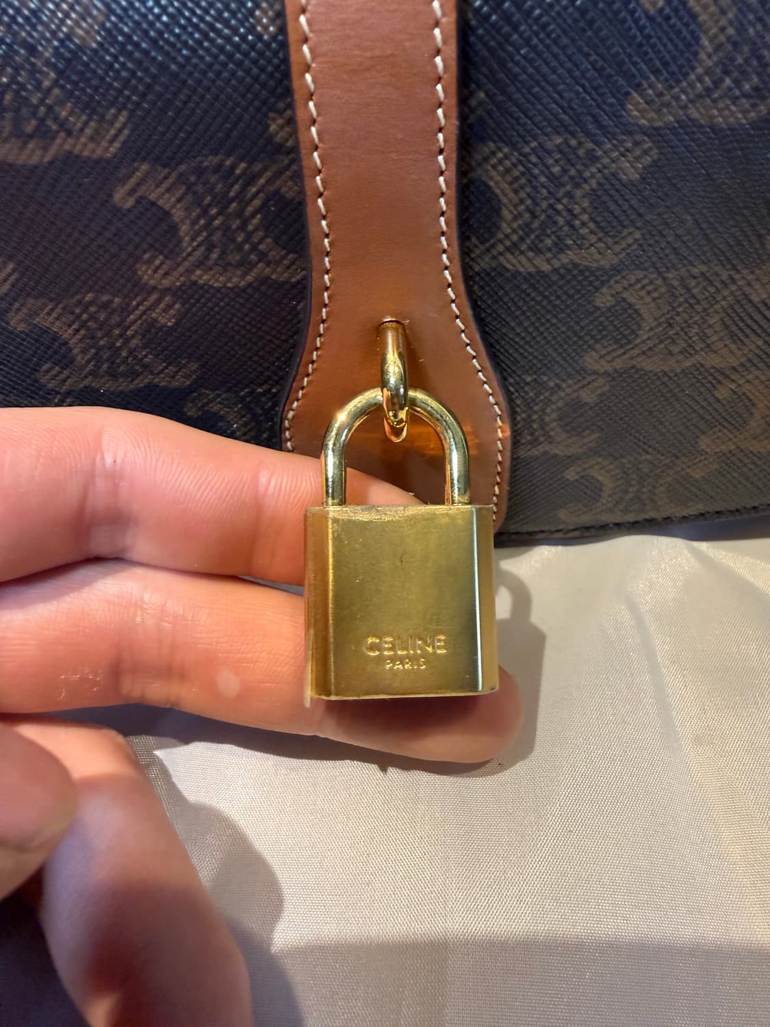 셀린느 타부백 (새상품) 상품이미지2