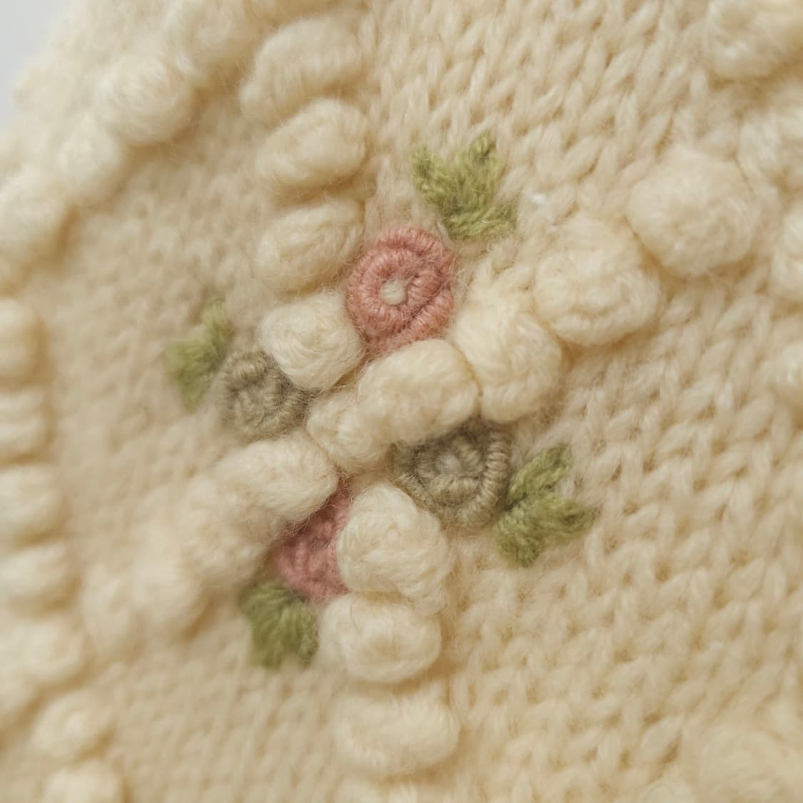 아이보리 팝콘 자수장미 니트 상품이미지9