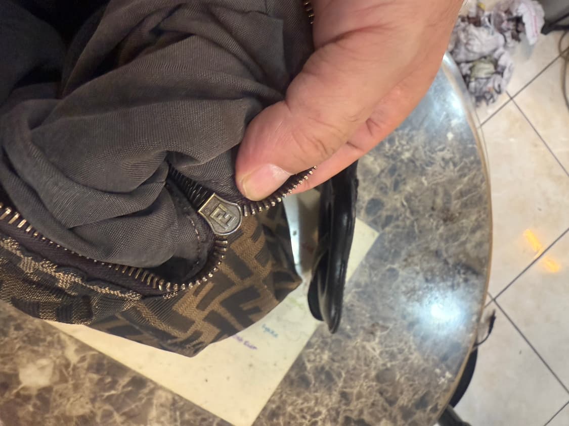 정품 펜디 주카 보르사B 버클 호보백 팝니다 상품이미지10