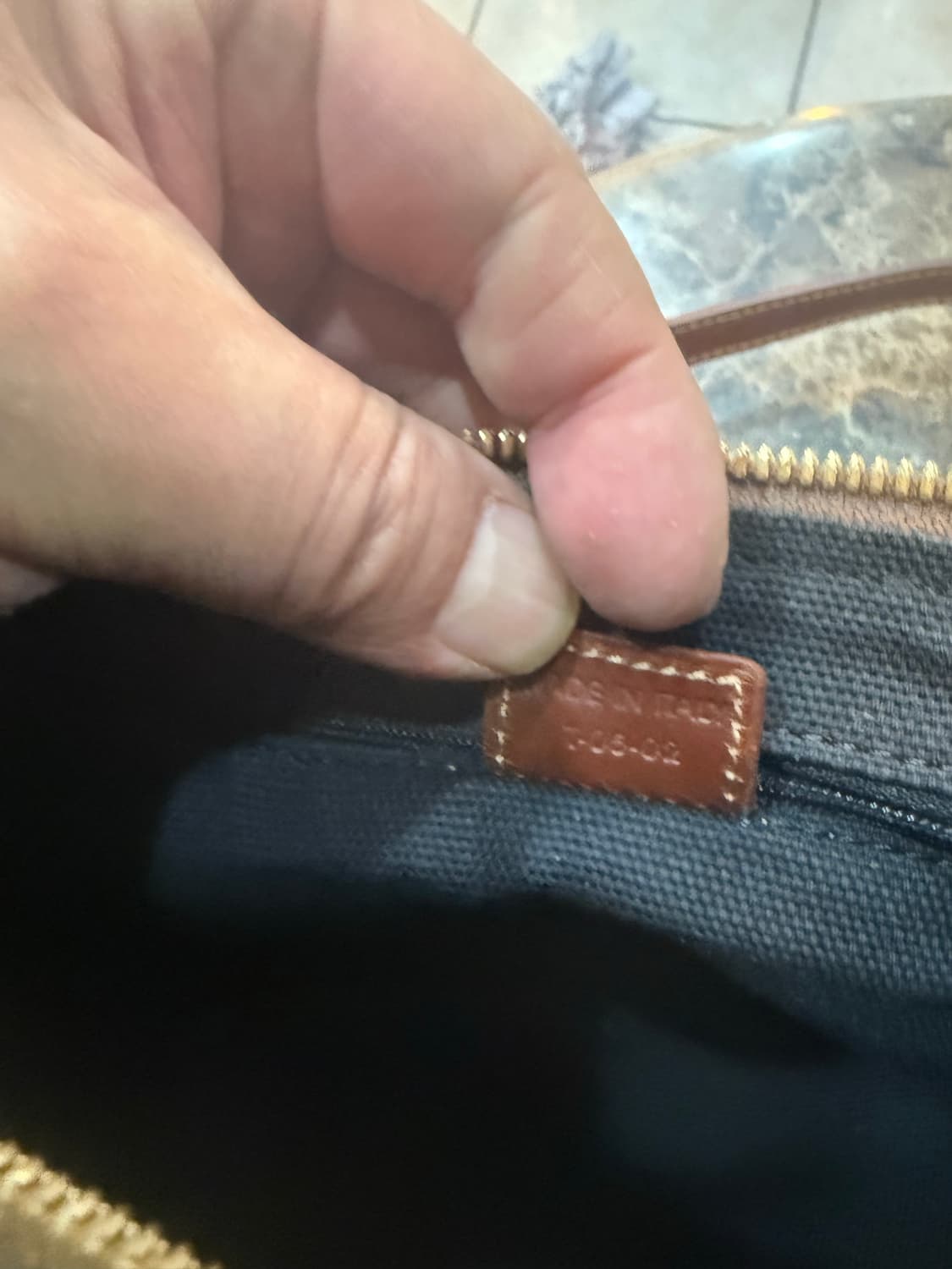 정품 버버리 노바체크 원통백 팝니다 상품이미지9