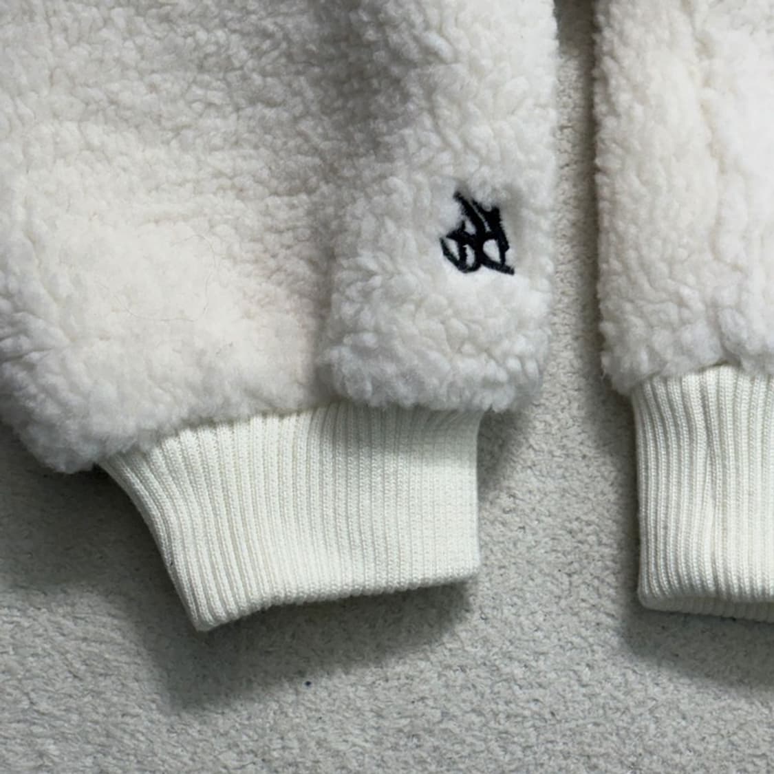 베리드 양털 크롭집업 아이보리 150 상품이미지4