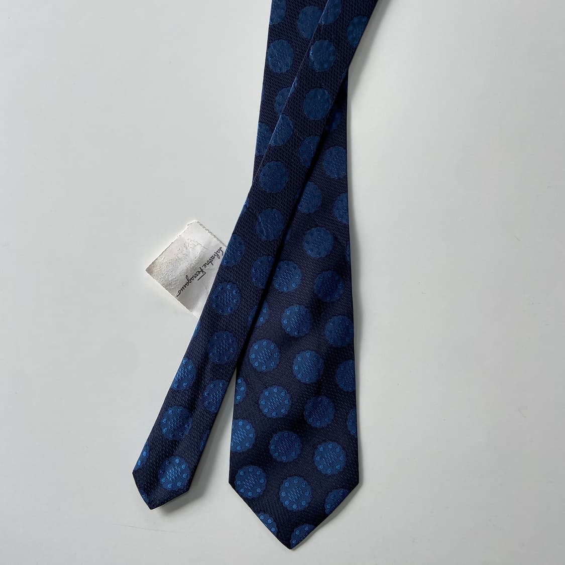 택달린 페레가모(Ferragamo) 명품 정품 넥타이 상품이미지1