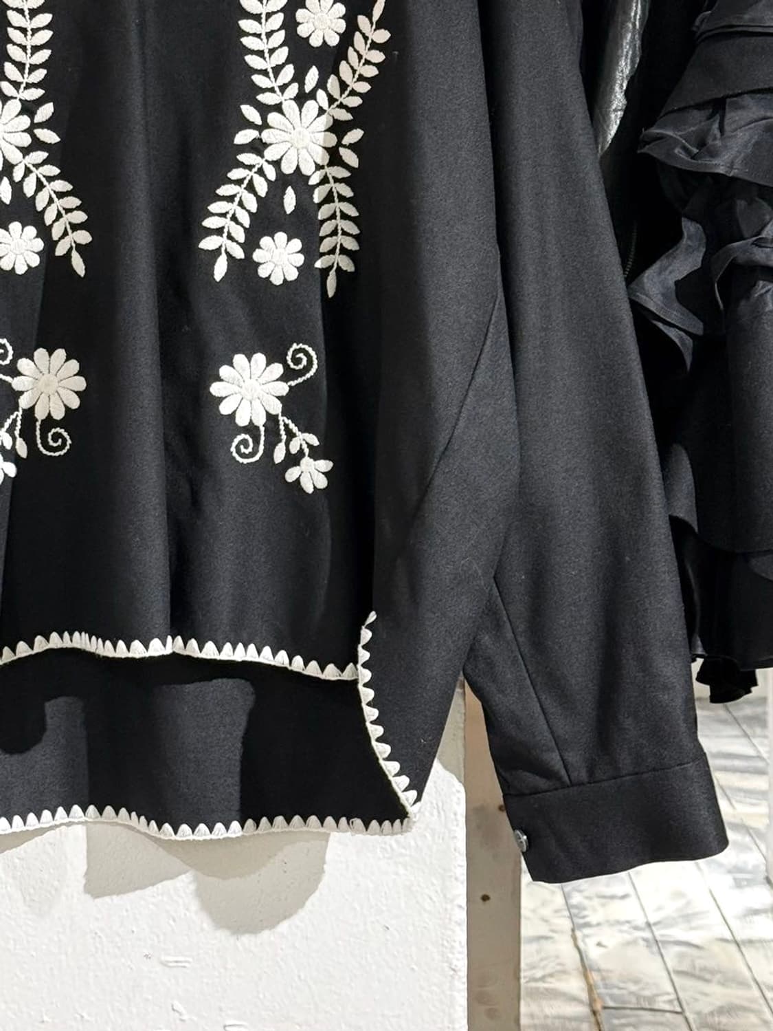 디스커버드 블랙 플라워 스티치 플라노 스키퍼 셔츠 상품이미지5